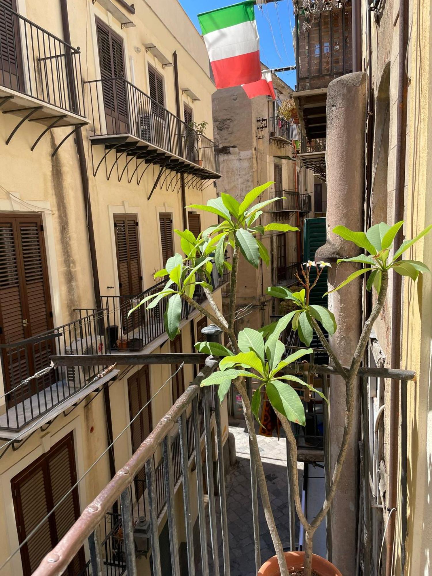 A Casa Di Elena Apartment Palermo Ngoại thất bức ảnh